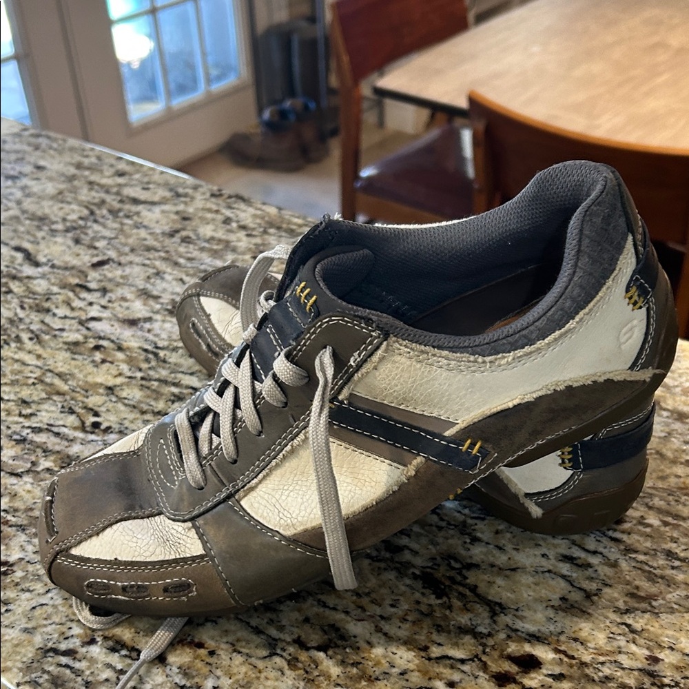 Skechers Men's Gray and Cream Sneakers